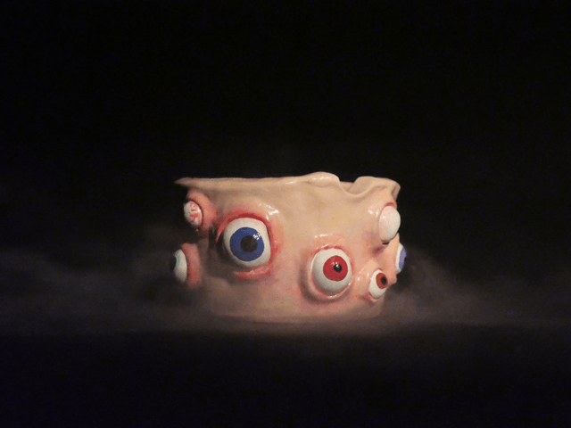 Cendrier "All eyes on me" Aux mille regards